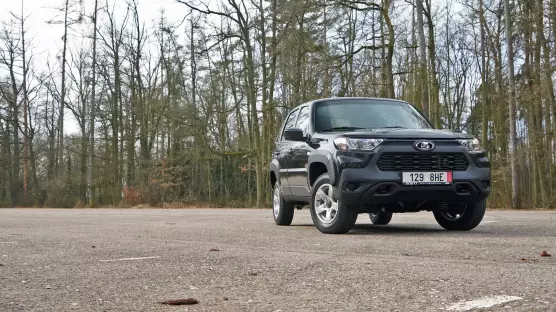 Lada Niva Travel