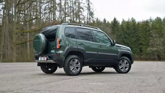 Lada Niva Travel