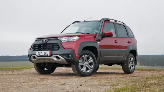 Lada Niva Travel
