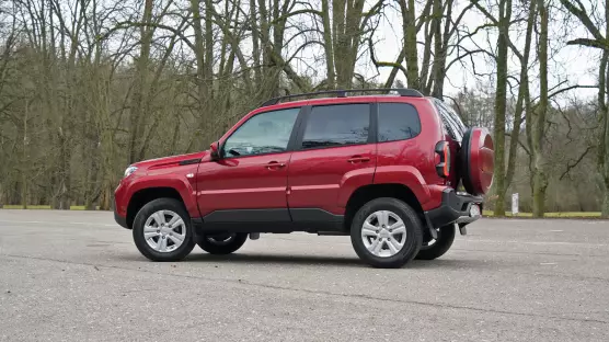 Lada Niva Travel