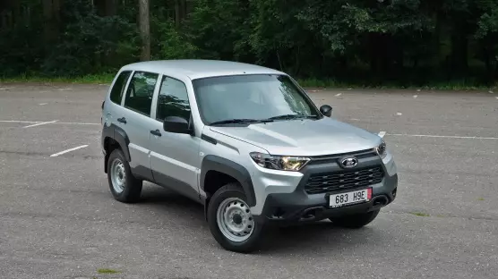 Lada Niva Travel