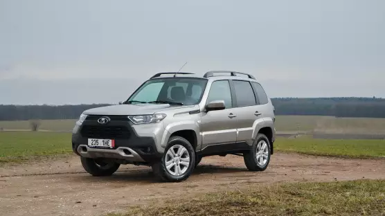 Lada Niva Travel