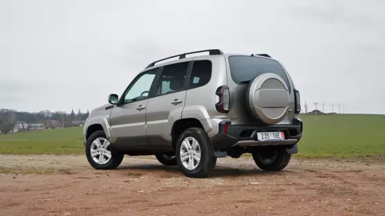 Lada Niva Travel