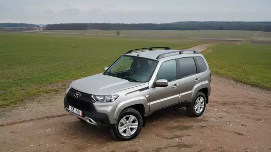 Lada Niva Travel
