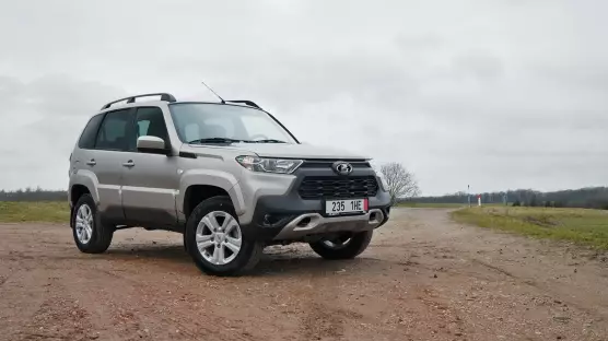 Lada Niva Travel
