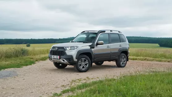 Lada Niva Travel