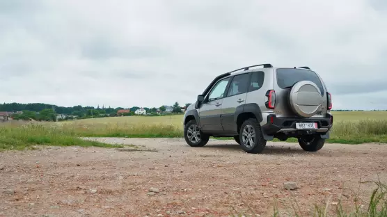 Lada Niva Travel