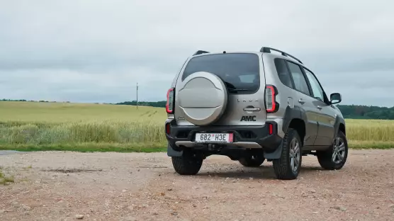 Lada Niva Travel