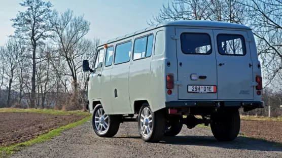 UAZ 2206 Bukhanka