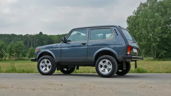 Lada Niva Legend